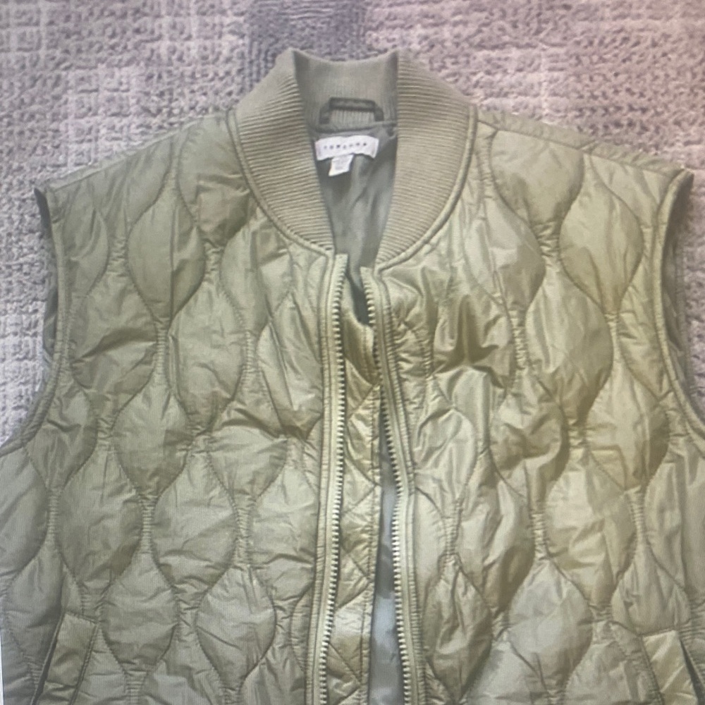 Topshop Womens Quilted Down Vest in Sage Green Size Large